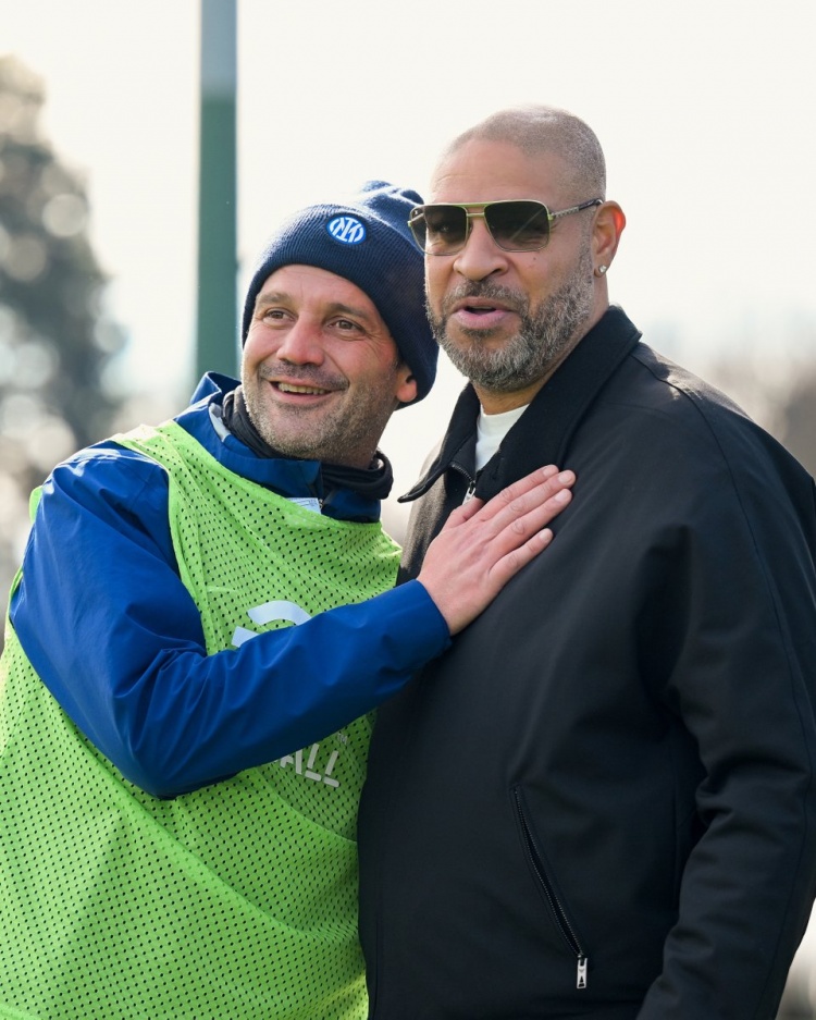 世界杯官方入口-阿德造访国米！官方晒阿德与齐沃合照：一次特别的重逢 🖤💙