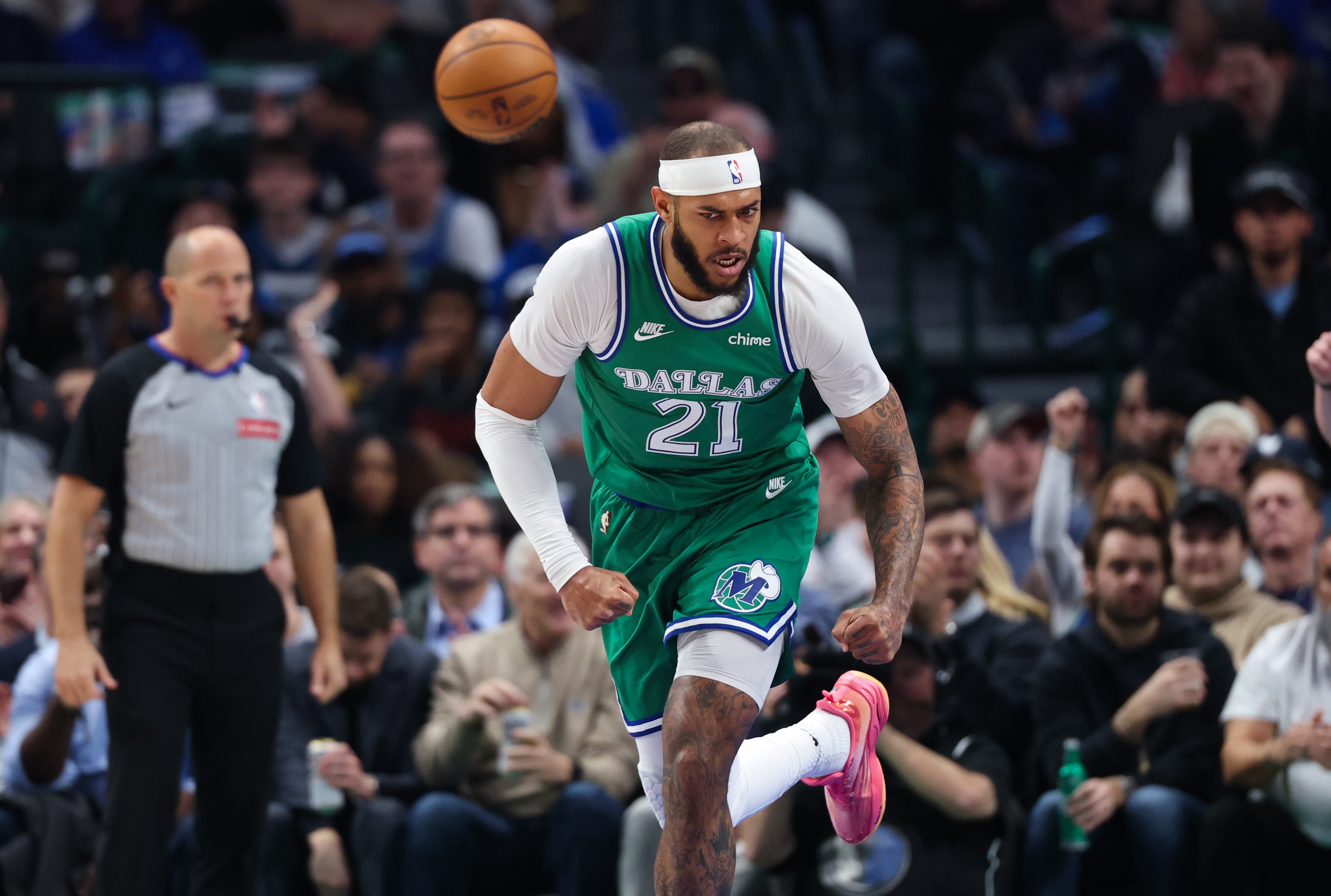 世界杯在线观看-明天独行侠客战骑士 加福德&amp;克莱小概率出战 华盛顿存疑