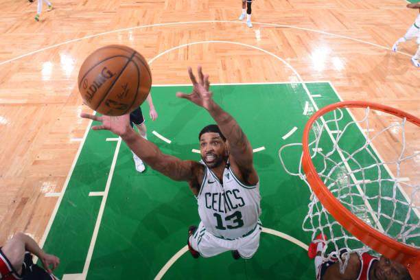 季后赛TT或完成变身 罗威伤退他将承担更大责任